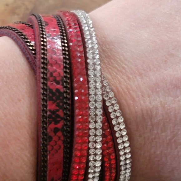 Yik Fung Double wrap leather bracelet - Picture 5 of 5